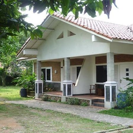 Intan Hotel ปูร์วาการ์ตา ภายนอก รูปภาพ