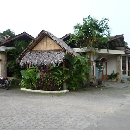 Intan Hotel ปูร์วาการ์ตา ภายนอก รูปภาพ