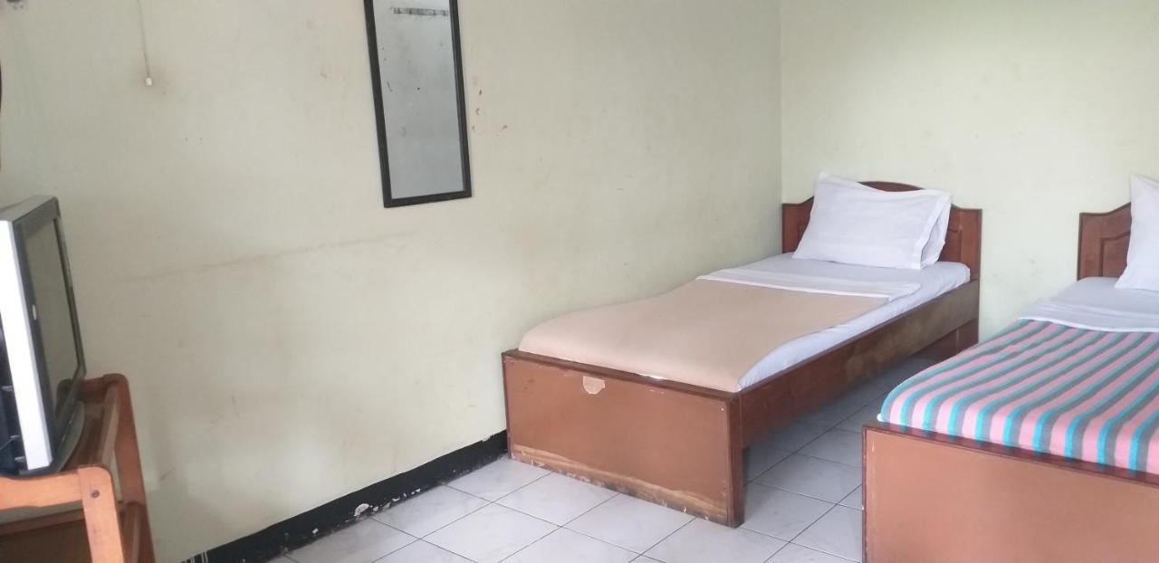 Intan Hotel ปูร์วาการ์ตา ภายนอก รูปภาพ