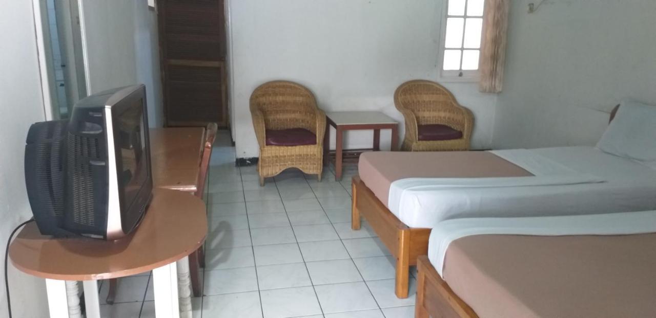 Intan Hotel ปูร์วาการ์ตา ภายนอก รูปภาพ