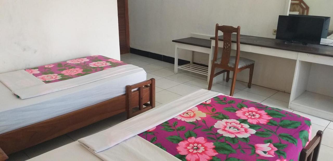Intan Hotel ปูร์วาการ์ตา ภายนอก รูปภาพ