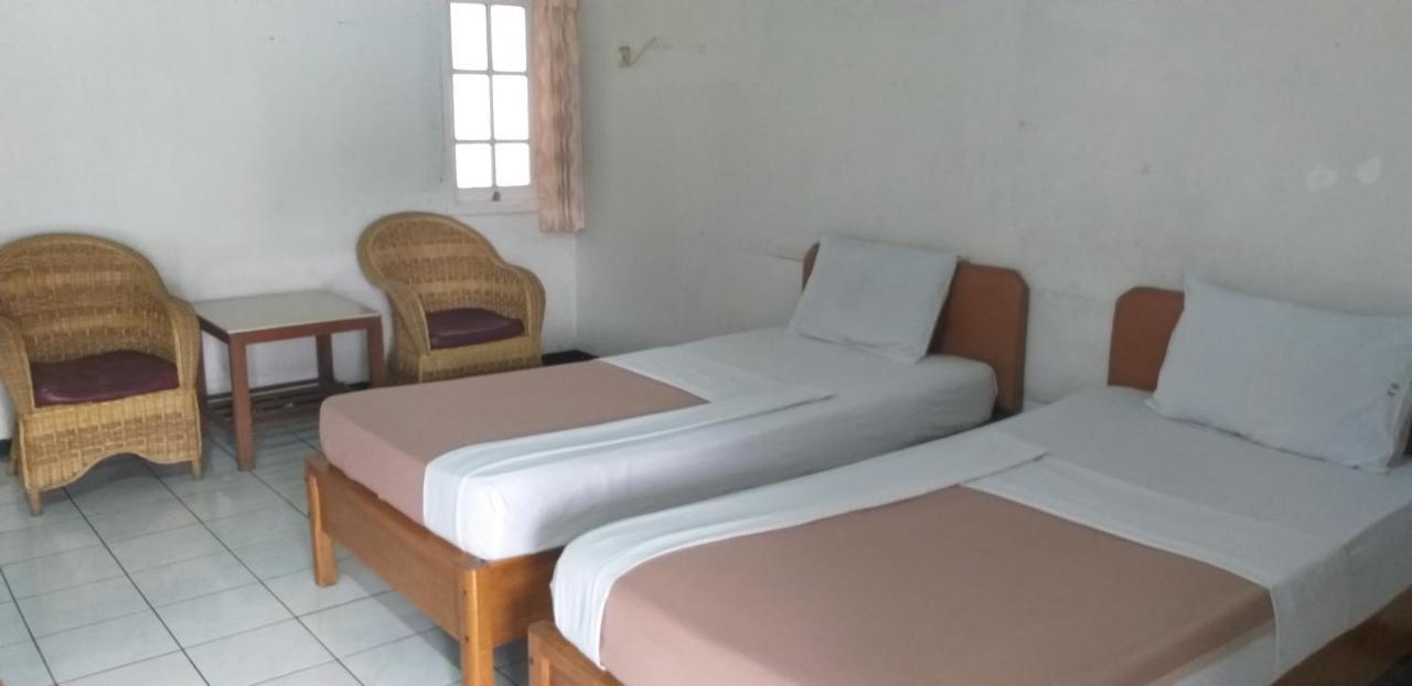 Intan Hotel ปูร์วาการ์ตา ภายนอก รูปภาพ