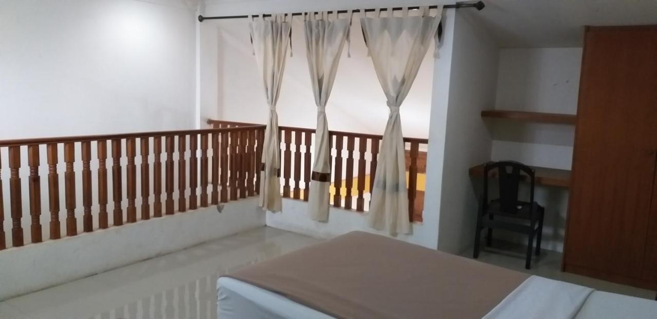 Intan Hotel ปูร์วาการ์ตา ภายนอก รูปภาพ