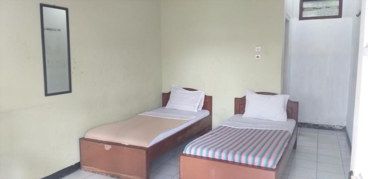 Intan Hotel ปูร์วาการ์ตา ภายนอก รูปภาพ