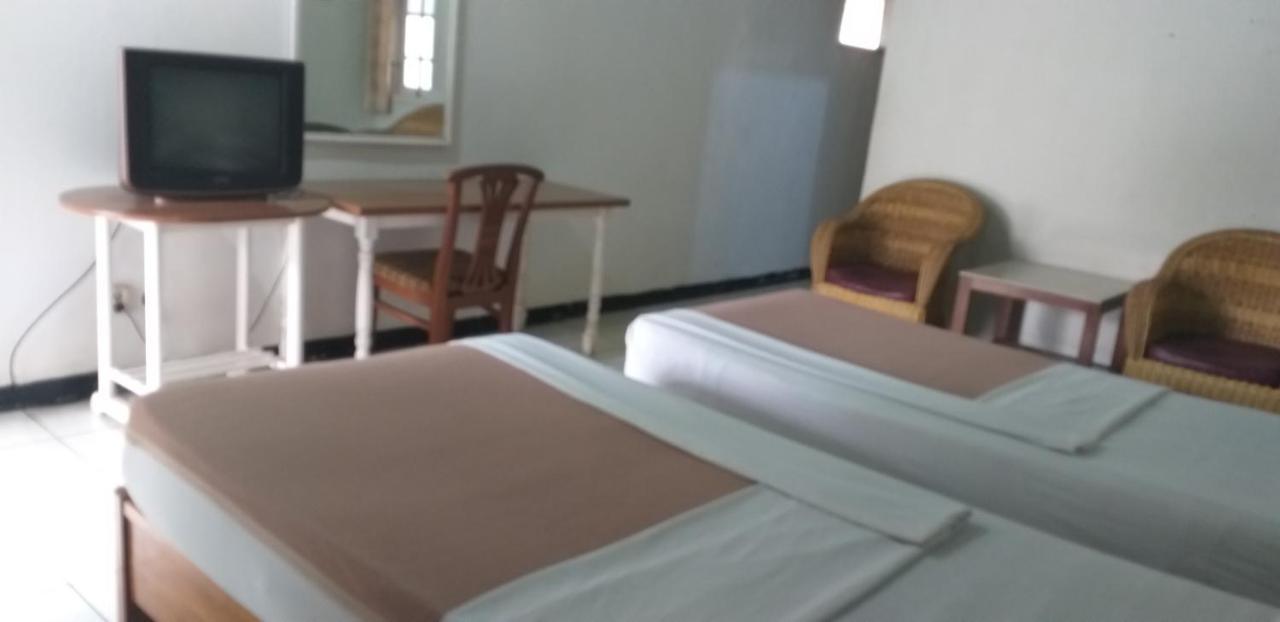 Intan Hotel ปูร์วาการ์ตา ภายนอก รูปภาพ