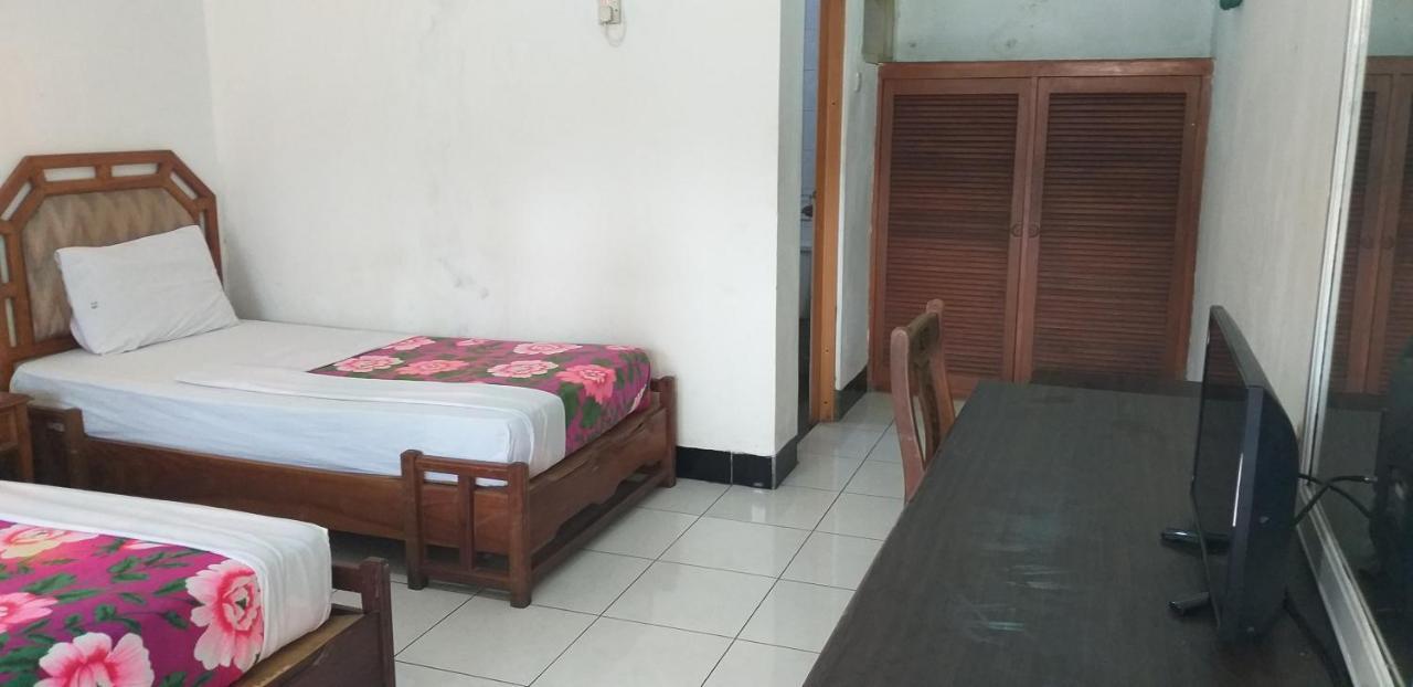 Intan Hotel ปูร์วาการ์ตา ภายนอก รูปภาพ