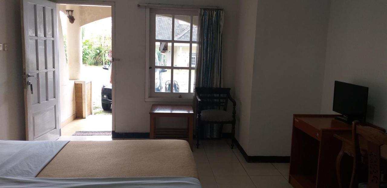 Intan Hotel ปูร์วาการ์ตา ภายนอก รูปภาพ