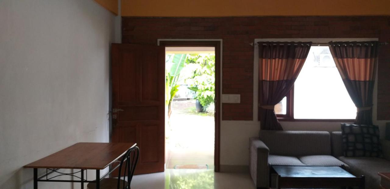 Intan Hotel ปูร์วาการ์ตา ภายนอก รูปภาพ