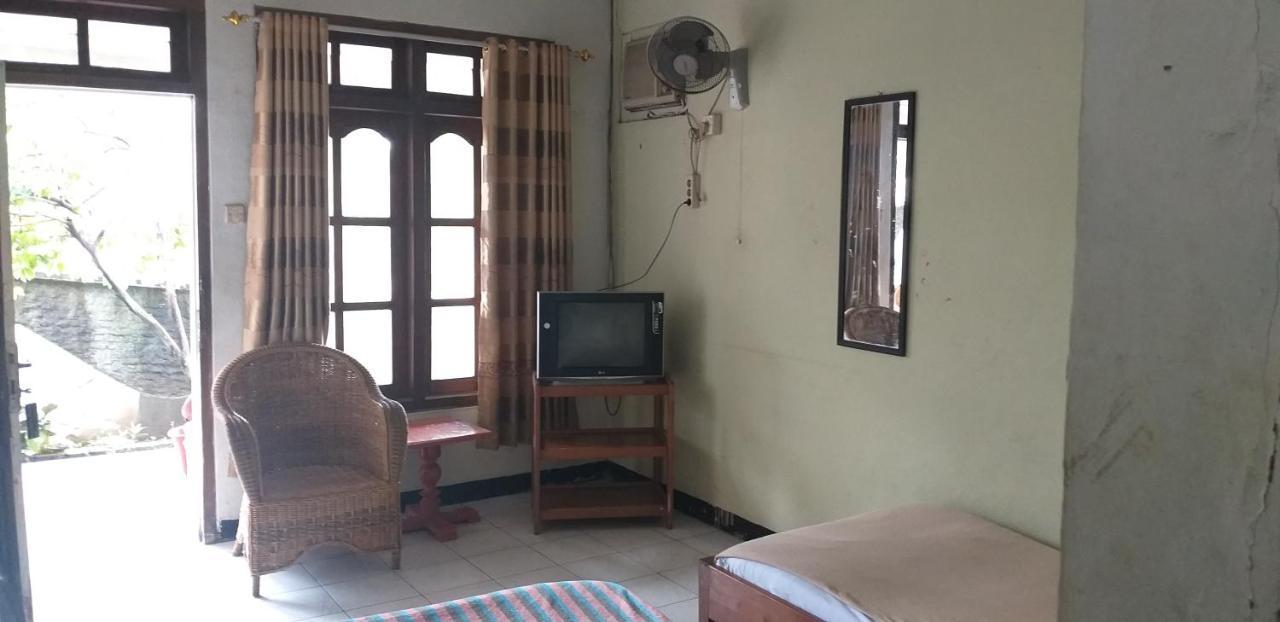 Intan Hotel ปูร์วาการ์ตา ภายนอก รูปภาพ