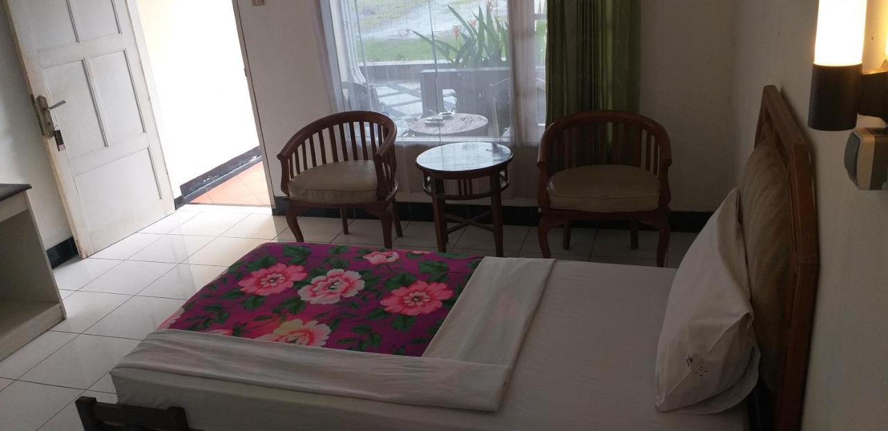 Intan Hotel ปูร์วาการ์ตา ภายนอก รูปภาพ