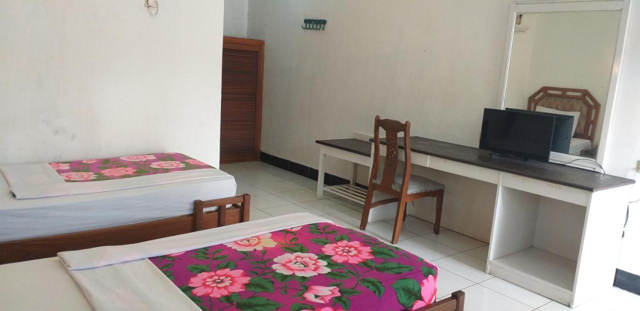 Intan Hotel ปูร์วาการ์ตา ภายนอก รูปภาพ